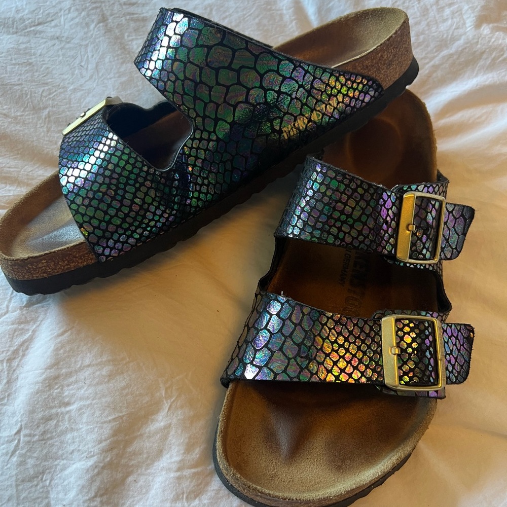 💜 Birkenstock Arizona size 40 Metallic Snake Print 💫